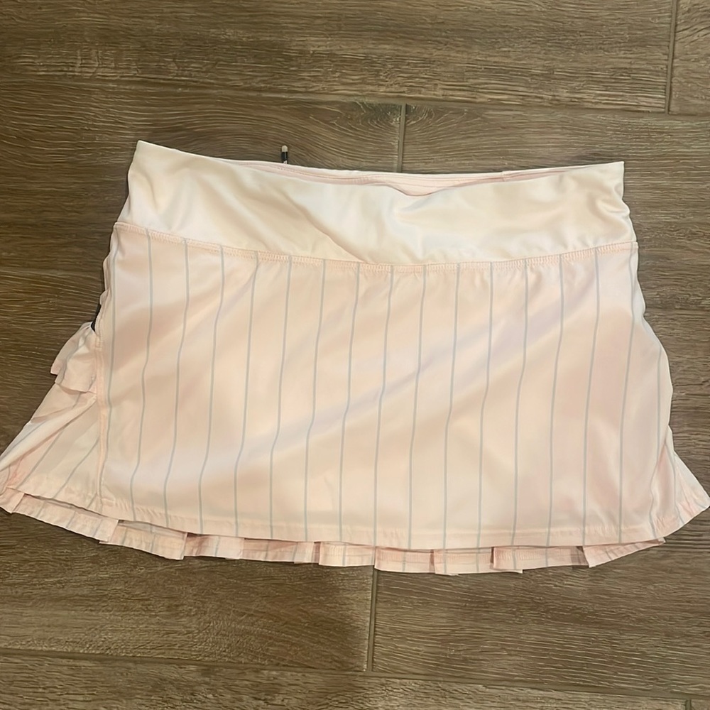 Lululemon skirt size 8
